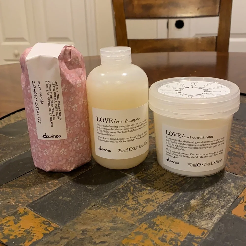 Davines Picky Puddles Wavy or Curly Hair Gift Set Shampoo Conditioner Serum
